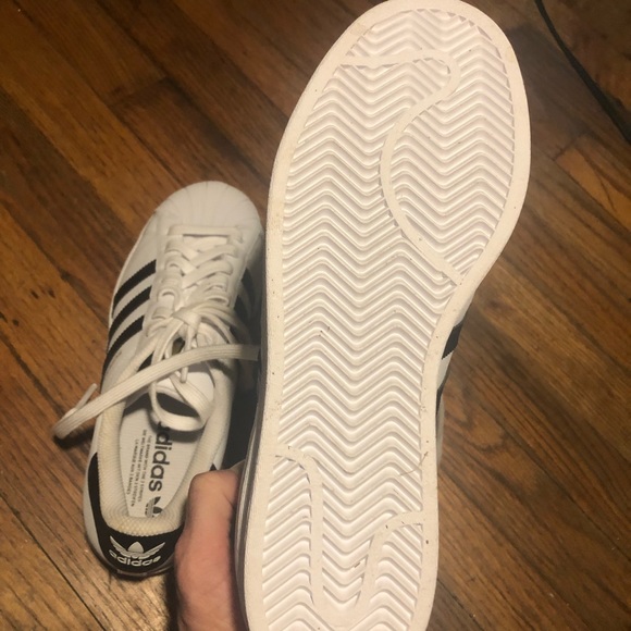 Mens Adidas Superstar White with Black stripe brand new never worn/ wrong size - Picture 3 of 6